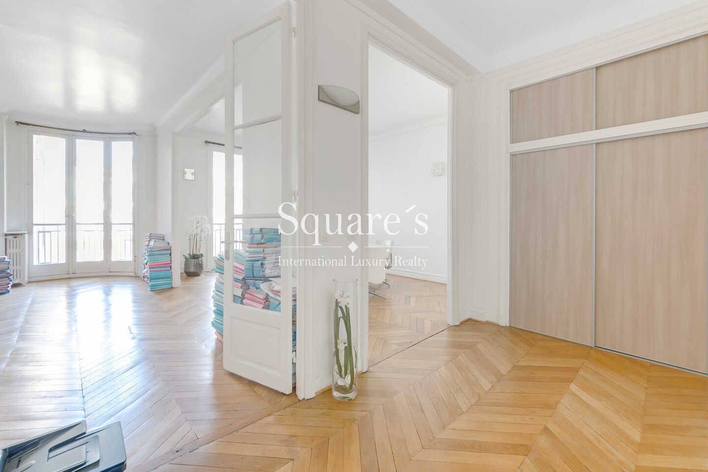 Sale Apartment Paris 16ème 5 Rooms 130 m²