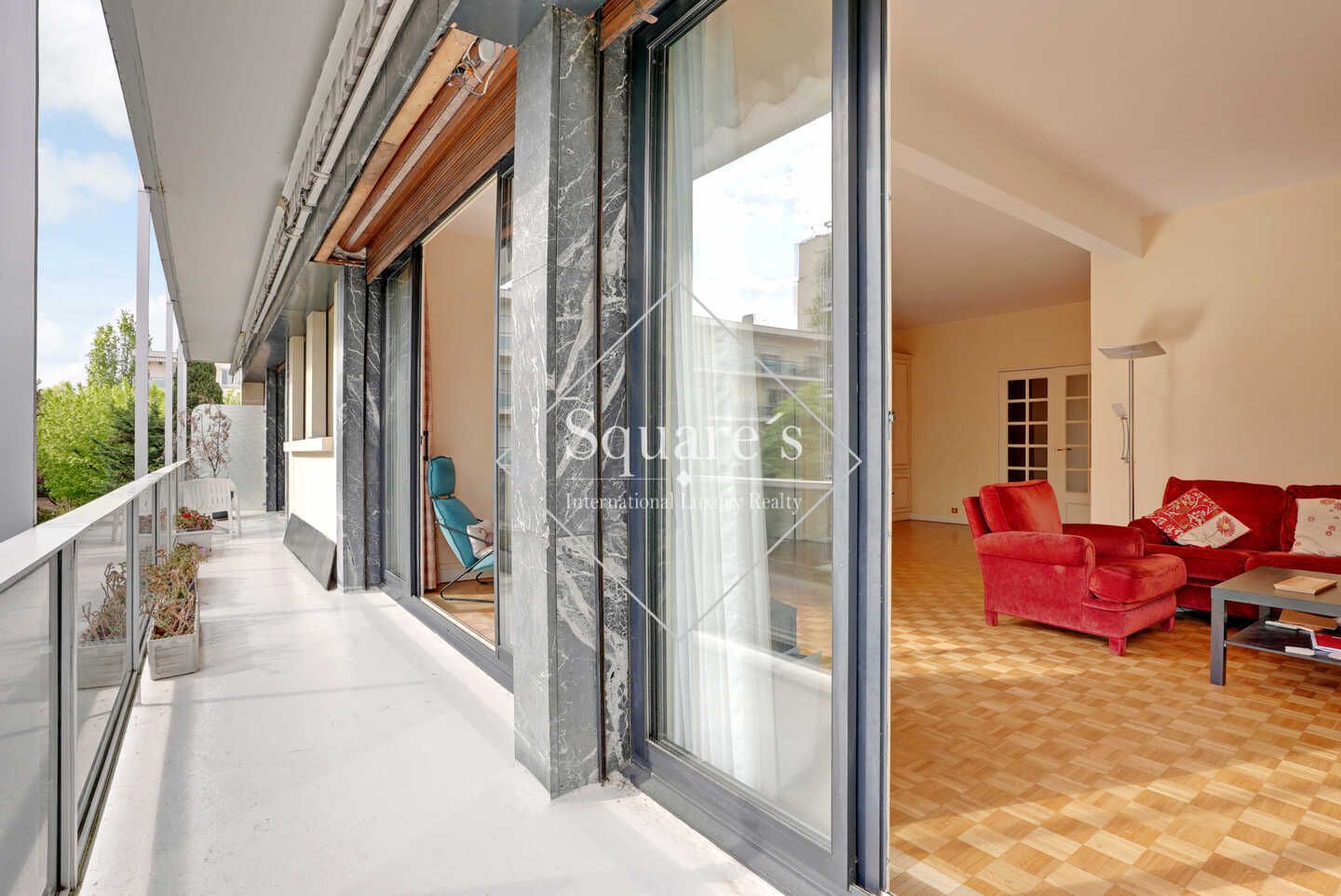 apartment 5 Rooms for sale on Neuilly-sur-Seine (92200)