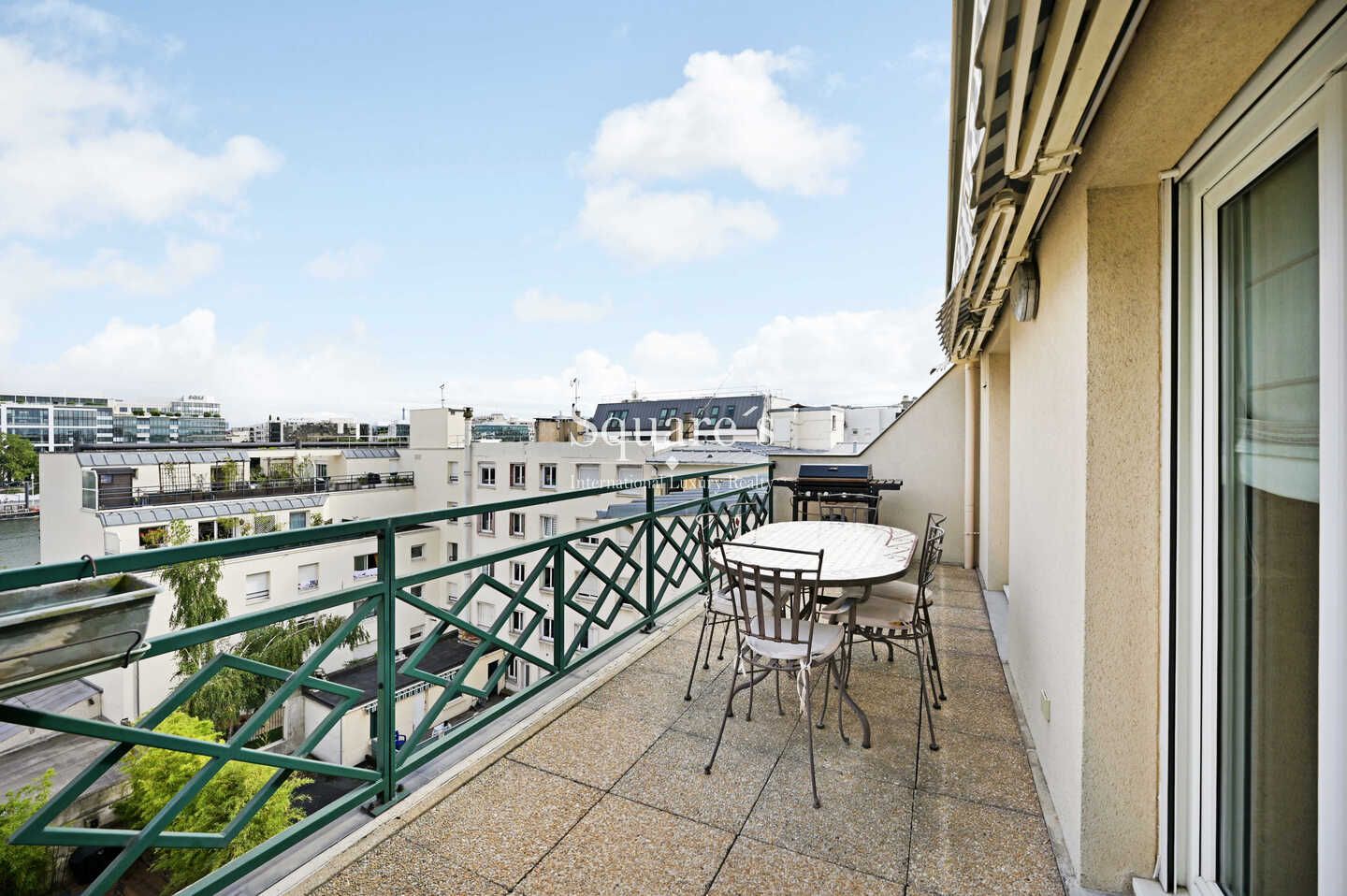 apartment 7 Rooms for sale on Asnières (92600)