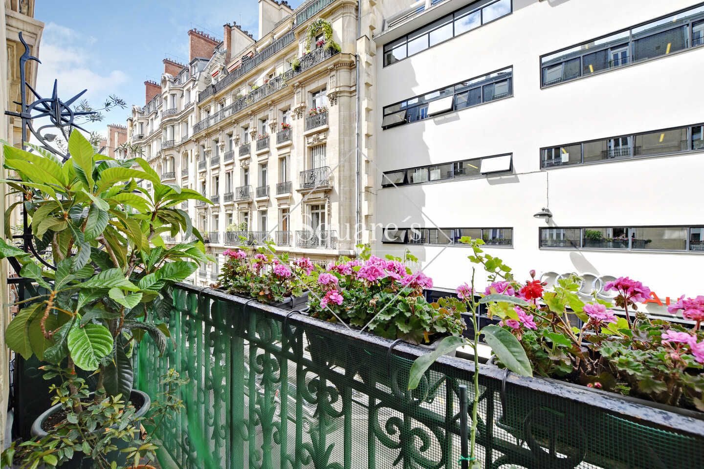 apartment 4 Rooms for sale on Paris 17ème (75017)