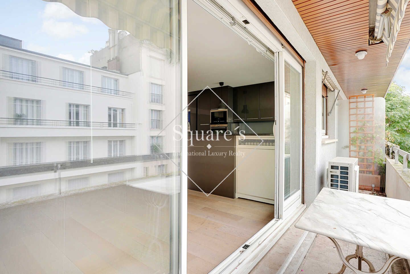 Sale Apartment Neuilly-sur-Seine 3 Rooms 95 m²