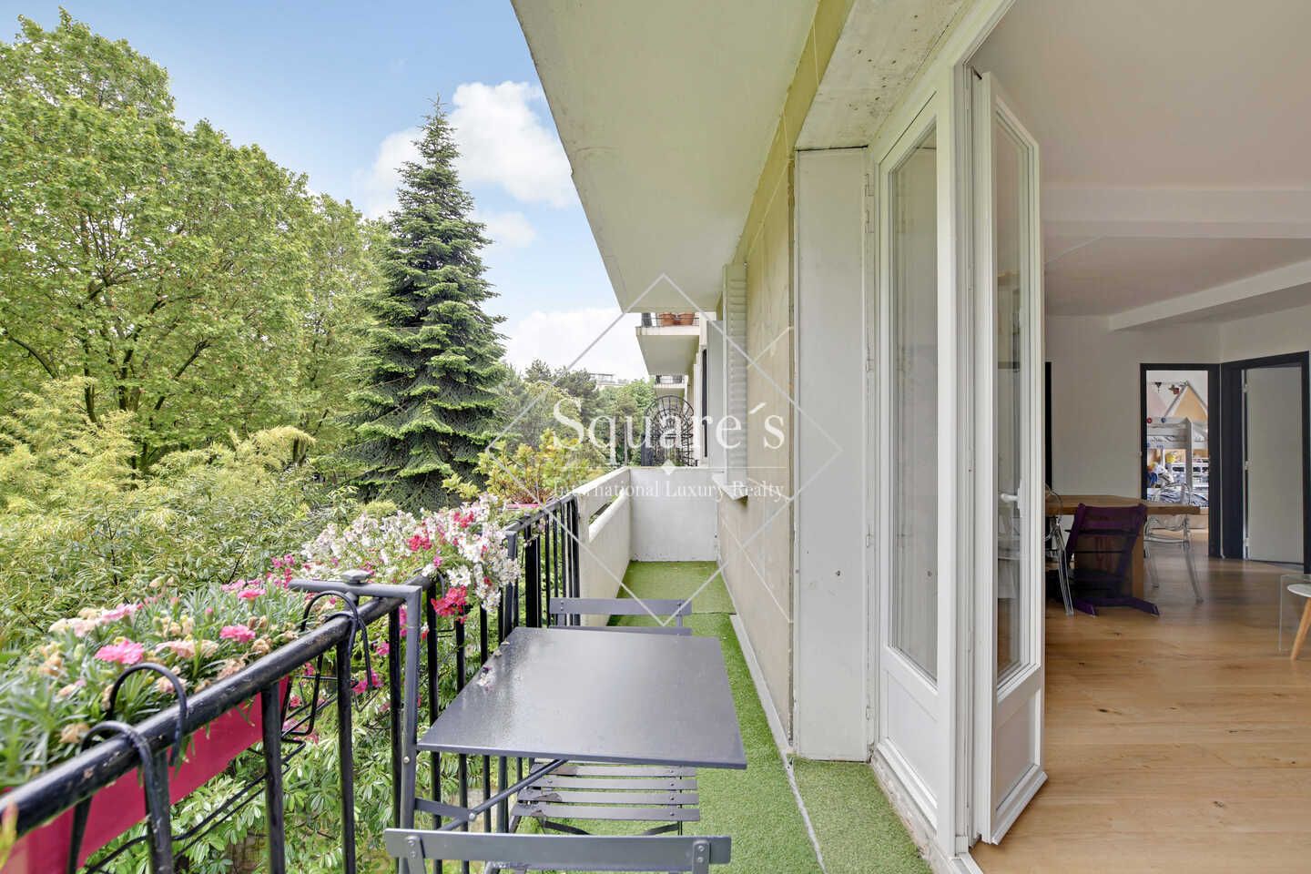 mansion (hôtel particulier) 3 Rooms for sale on Neuilly-sur-Seine (92200)