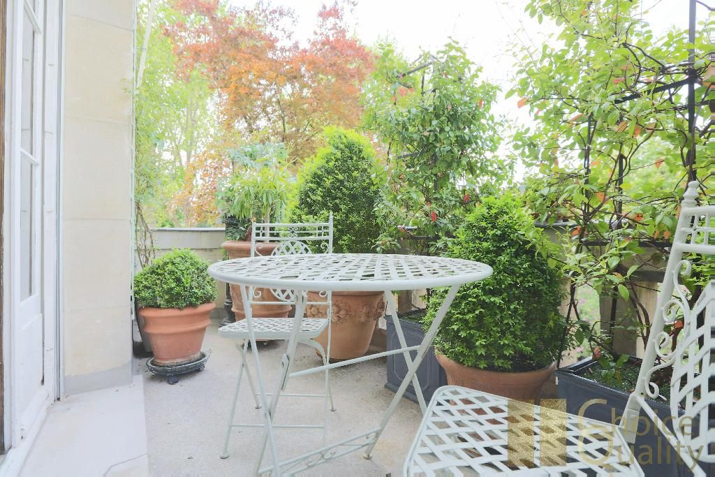 Sale Apartment Neuilly-sur-Seine 6 Rooms 191 m²