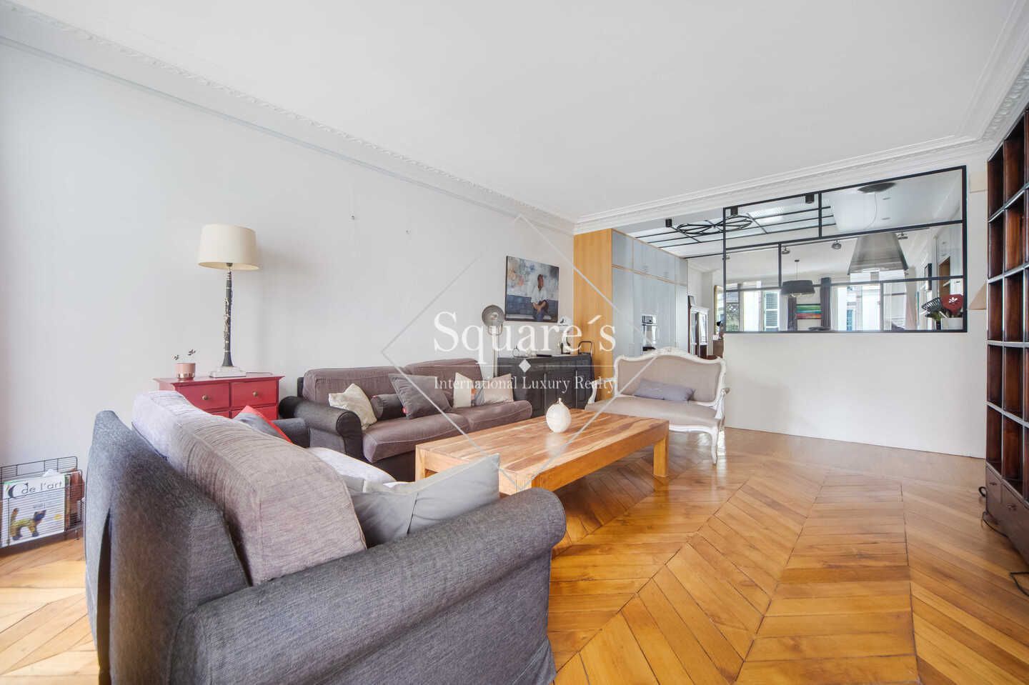 Sale Apartment Paris 9ème 5 Rooms 152 m²