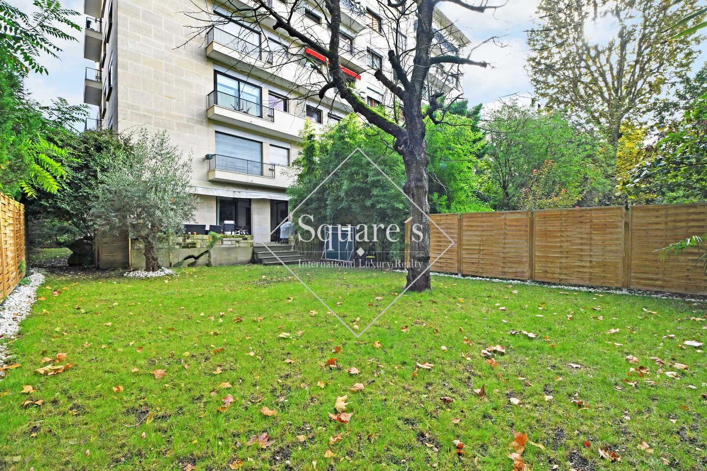 Sale Apartment Neuilly-sur-Seine 4 Rooms 102 m²