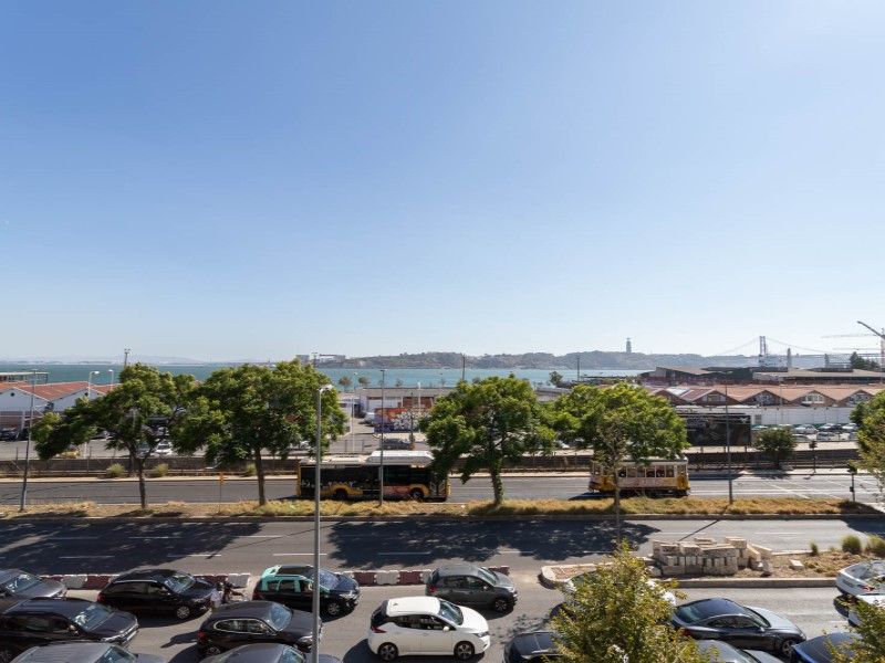 apartment 11 Rooms for sale on Lisboa (1200)