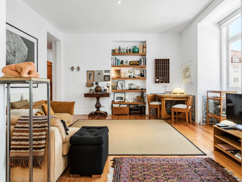 apartment 7 Rooms for sale on Lisboa (1100)