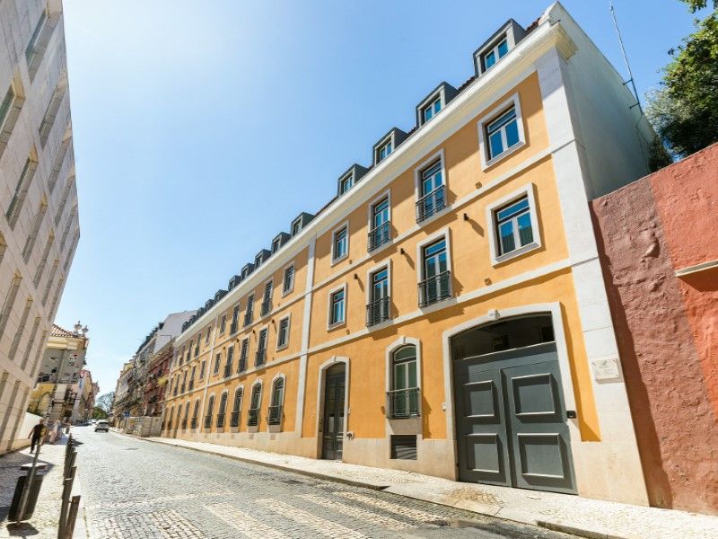 apartment 5 Rooms for sale on Lisboa (1200)