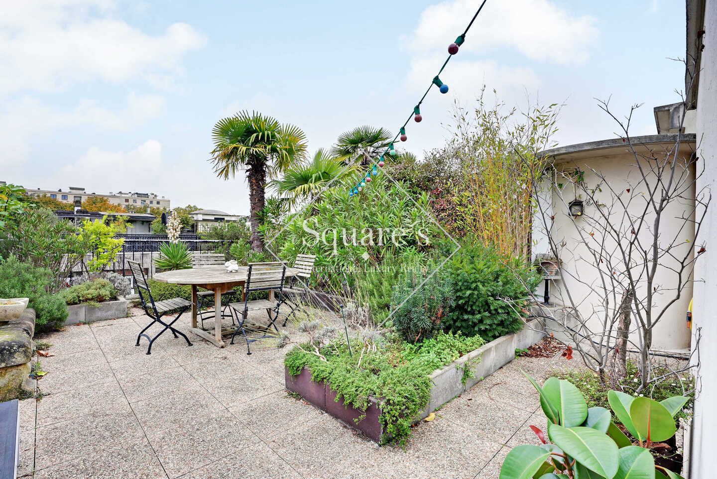 Sale Apartment Neuilly-sur-Seine 4 Rooms 86 m²