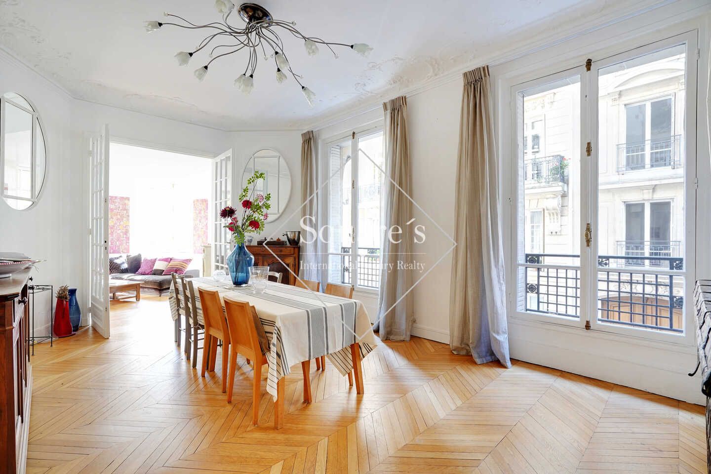 Sale Apartment Paris 17ème 7 Rooms 211 m²