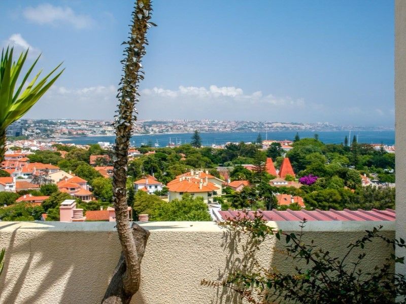 apartment 11 Rooms for sale on Cascais (2750)