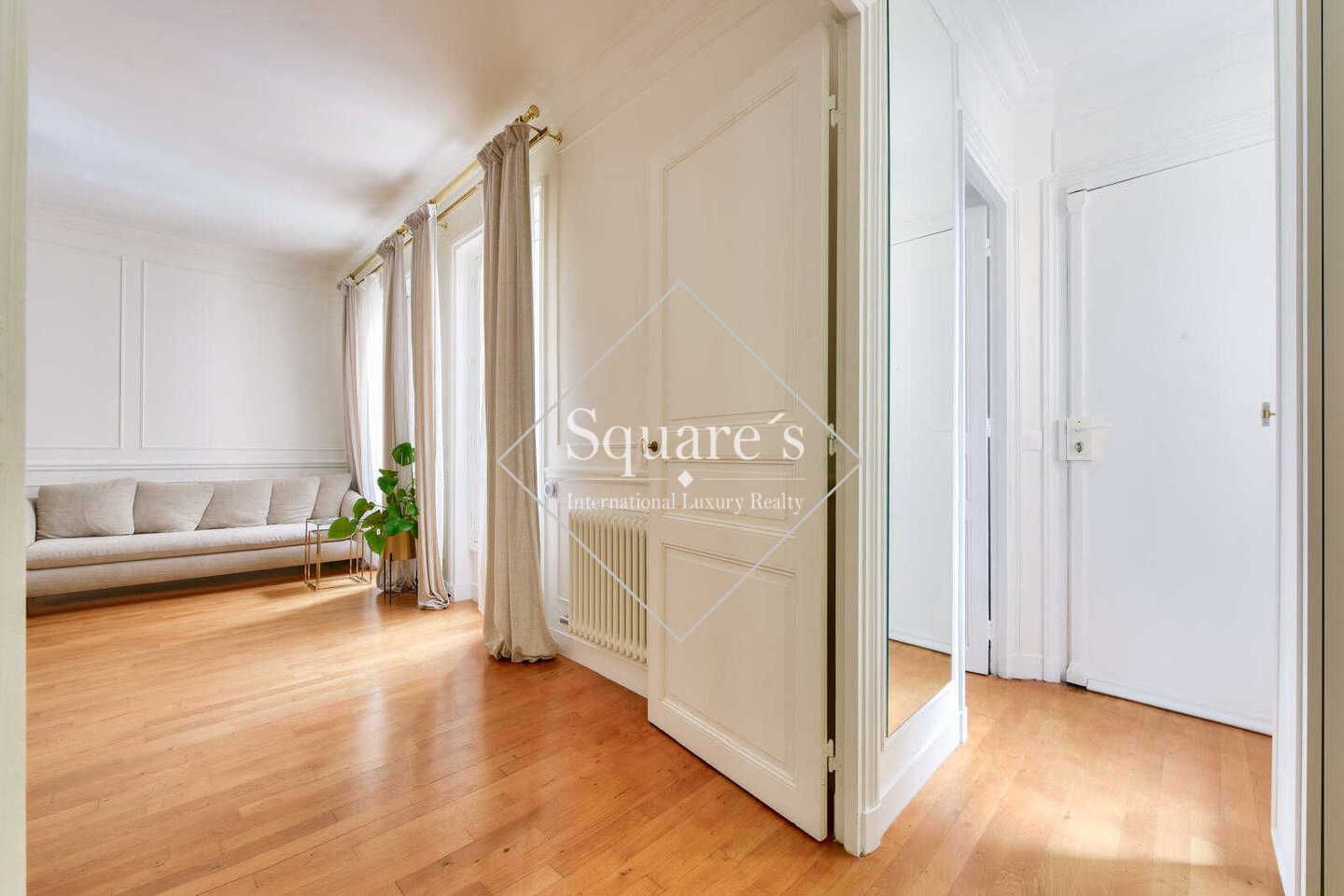 Sale Apartment Paris 8ème 2 Rooms 53 m²