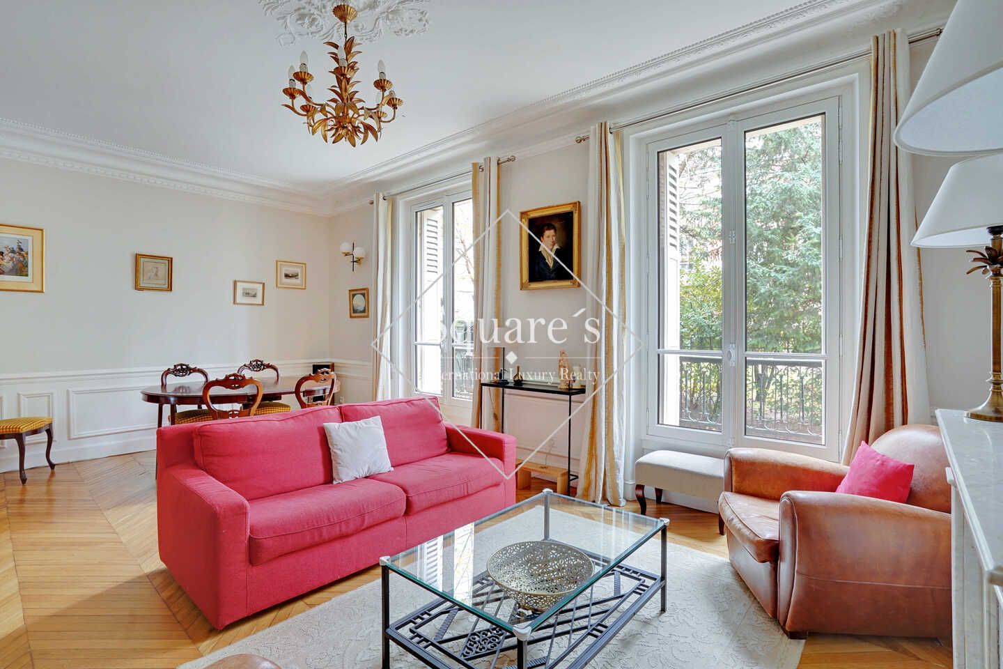 apartment 5 Rooms for sale on Neuilly-sur-Seine (92200)