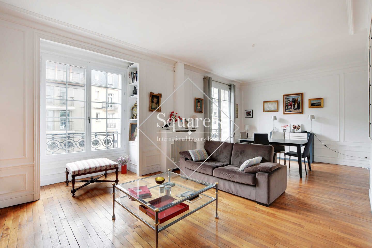 apartment 5 Rooms for sale on Neuilly-sur-Seine (92200)