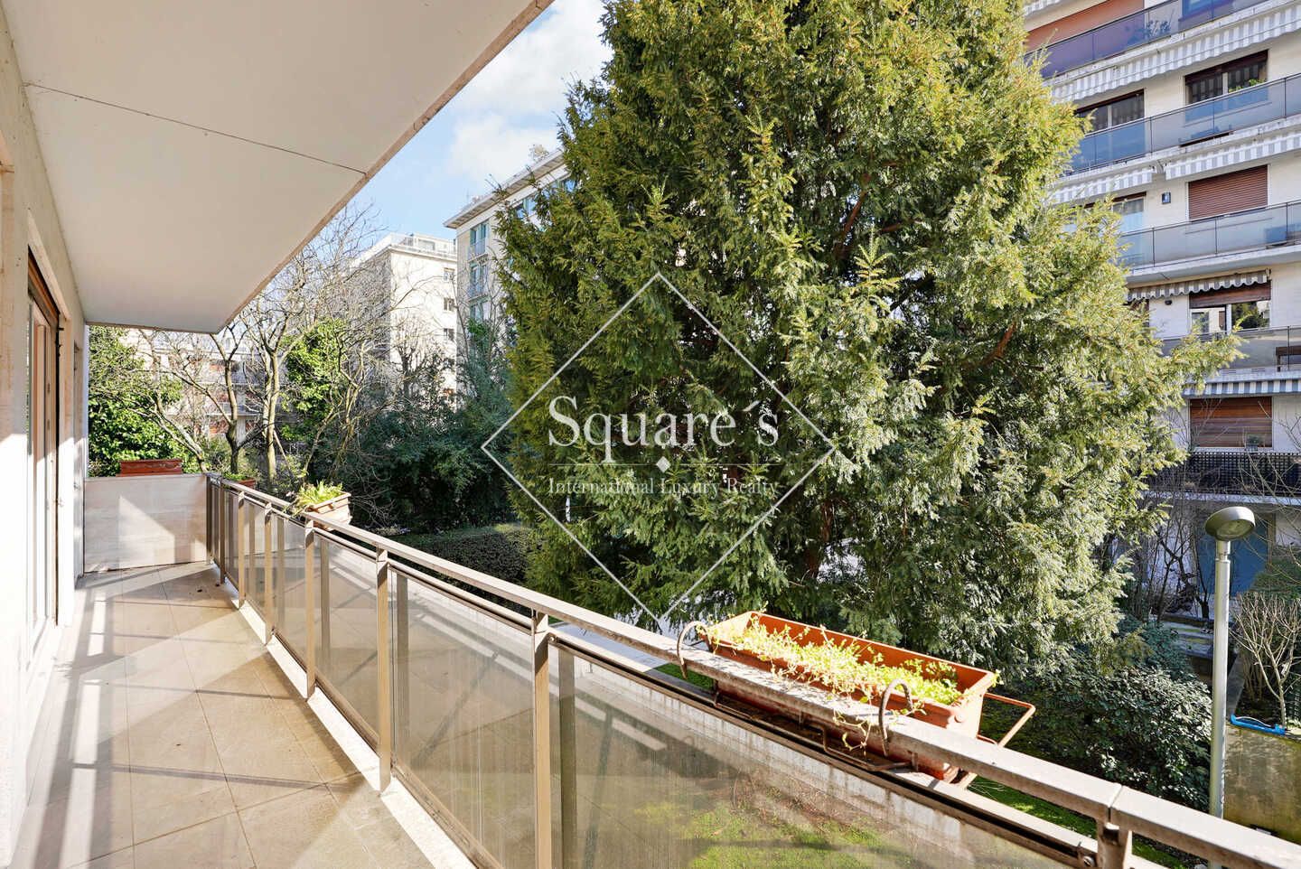 Sale Apartment Neuilly-sur-Seine 4 Rooms 117 m²